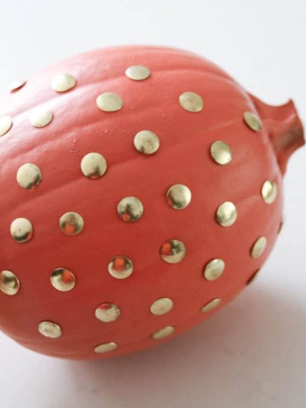 31 Pumpkin Decorating Ideas To Make This Fall - Gold Thumbtack Polka Dot Pumpkins - Easy DIY Pumpkin Decor Ideas for Home, Yard, Outdoors - Cool Pumpkin Decorating Ideas for Adults and Kids Party, Creative Crafts With Paint, Glitter and No Carve Projects for Halloween 