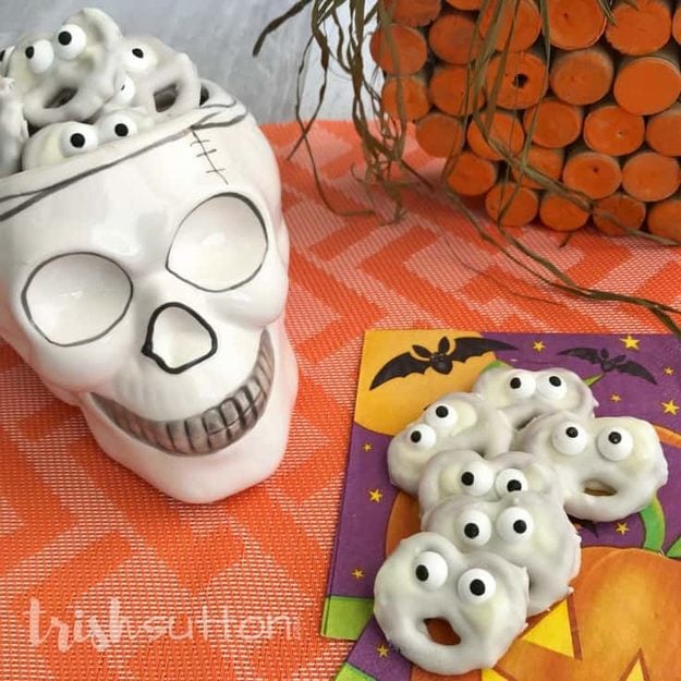 Spooky snack recipe with simple make-ahead option and easy recipe inspiration, featuring the finished ghost pretzels