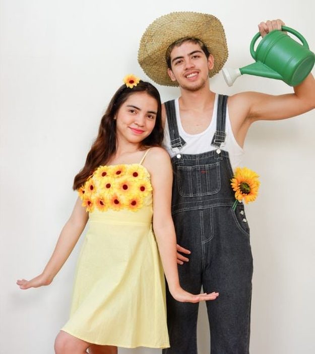 Last minute DIY Halloween costumes - sunflower and gardener couples costume, easy step-by-step tutorial